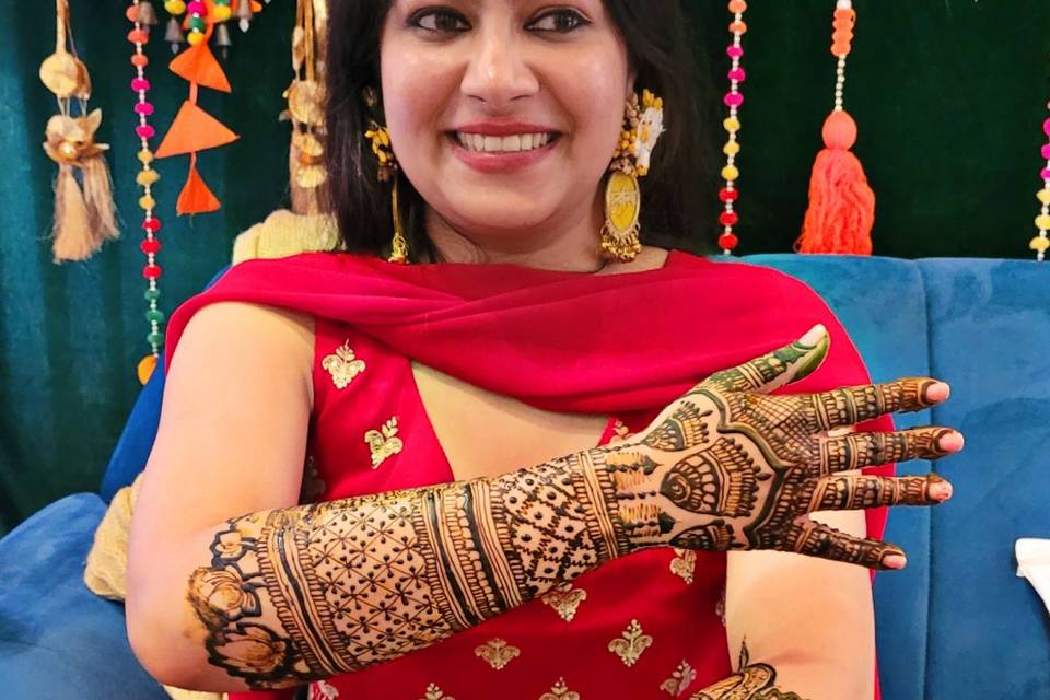 Avdesh Mehandi Artist in Dehradun