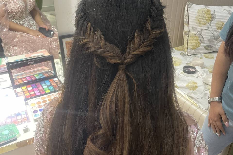 Mehendi hairdo