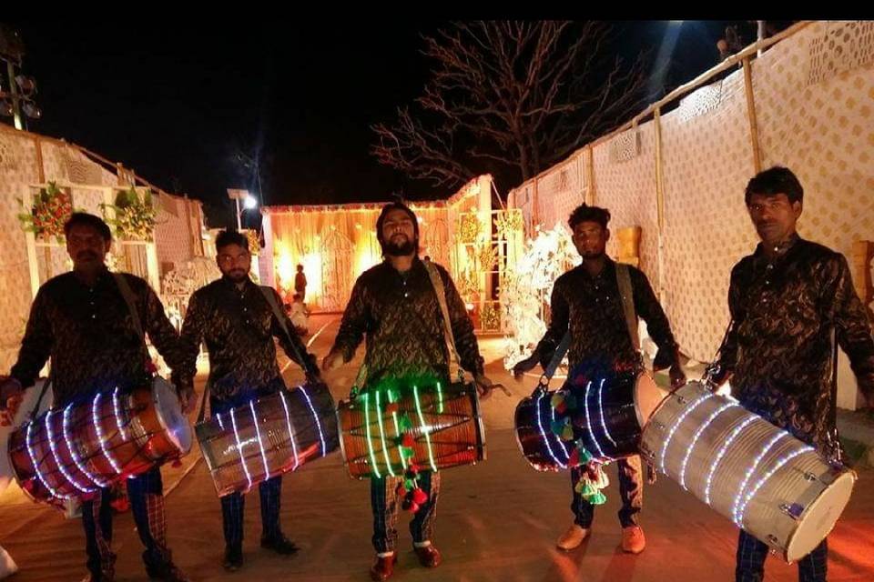 Led Dhol dj dhol fusion are a