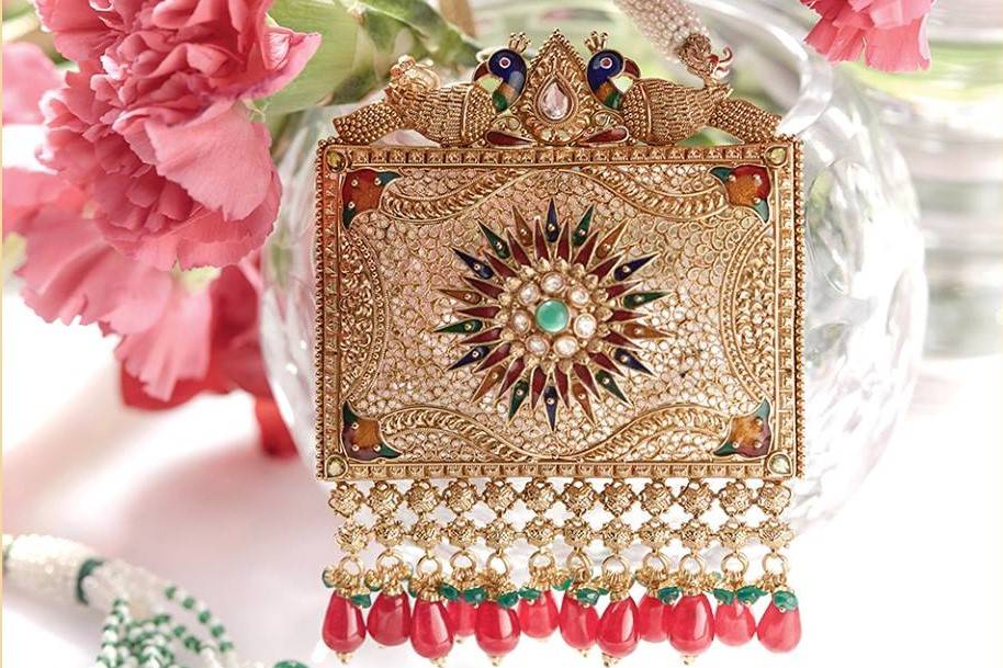 Gold Statement Pendanr