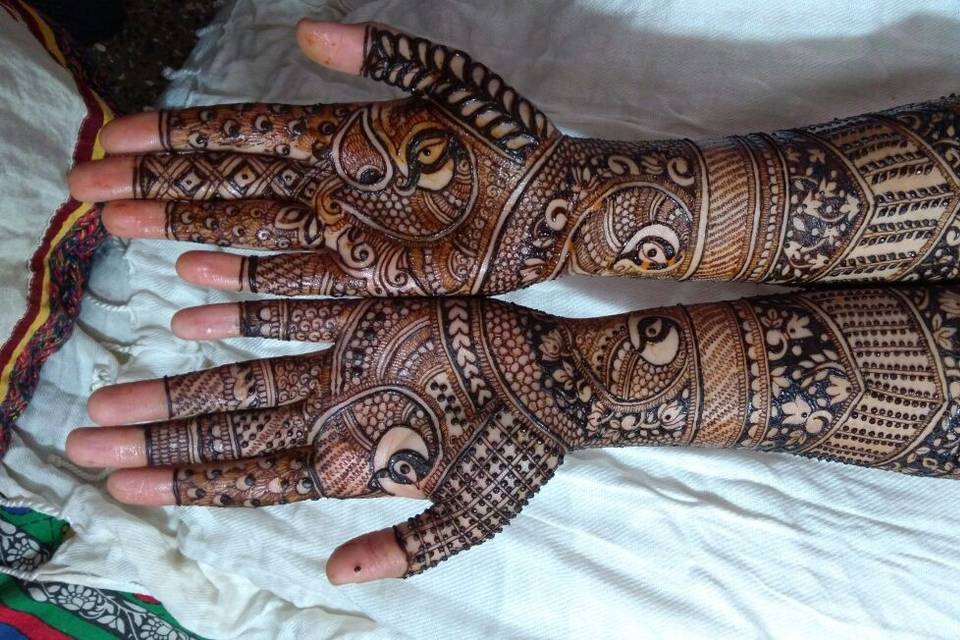 Nidhisha Mehndi Designer, Pune