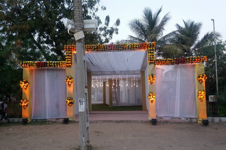 Entrance decor