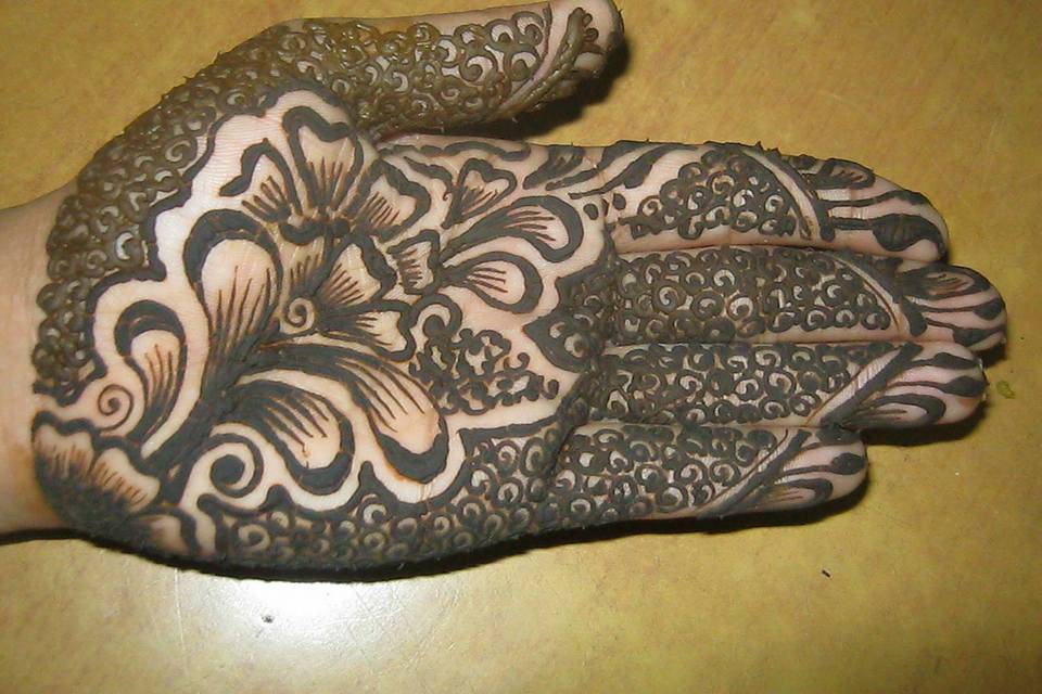 Mehandi Loverz by Sripriya