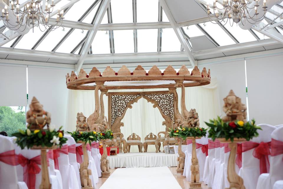 White mandapams