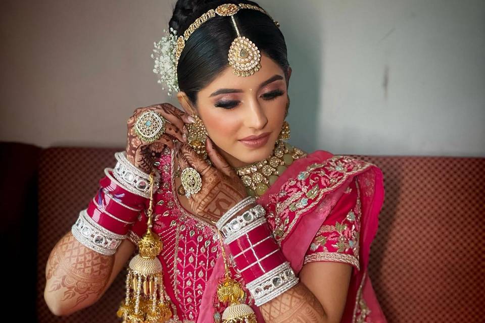 Priyaaglamartistry_1705649400_3283291184348840144_9885905653