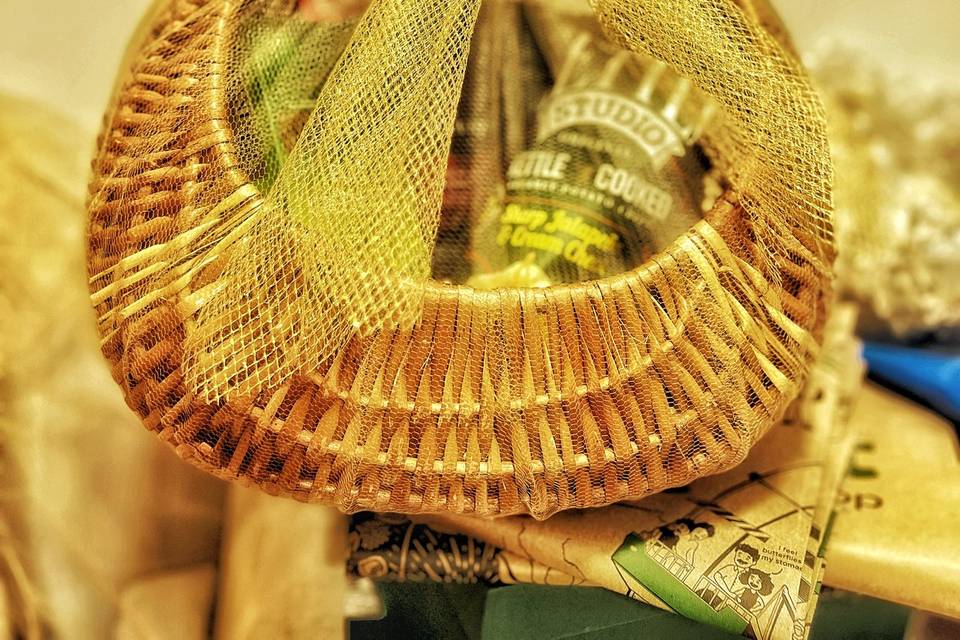 Moon basket hamper