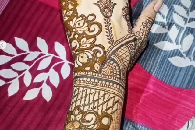 Mehendi Designs: Simple and easy - CareerGuide