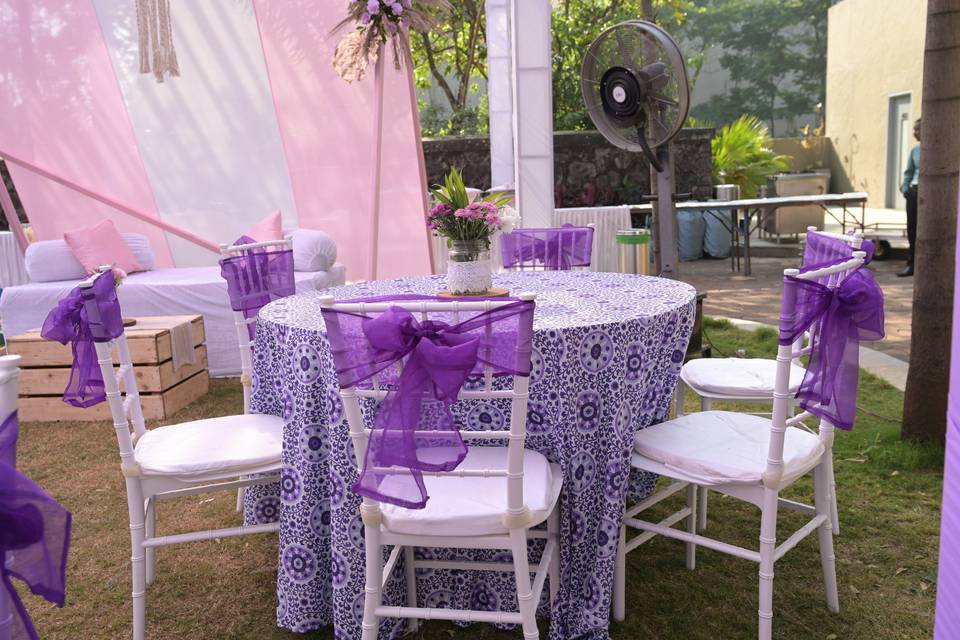 Chair with bows