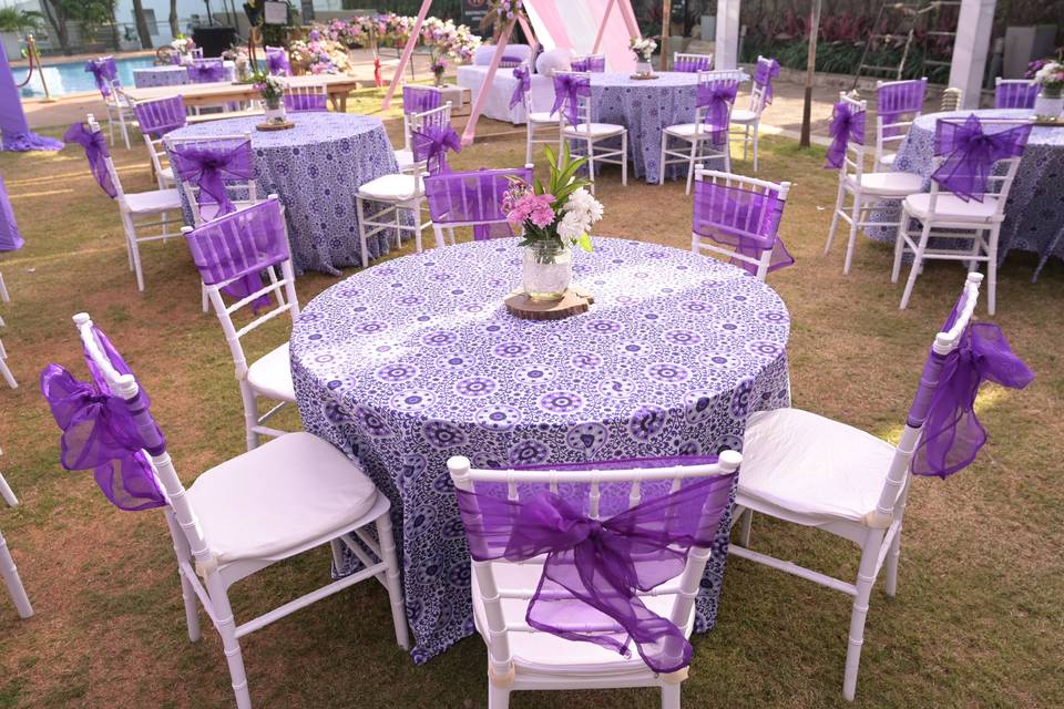 Round table with centerpiece