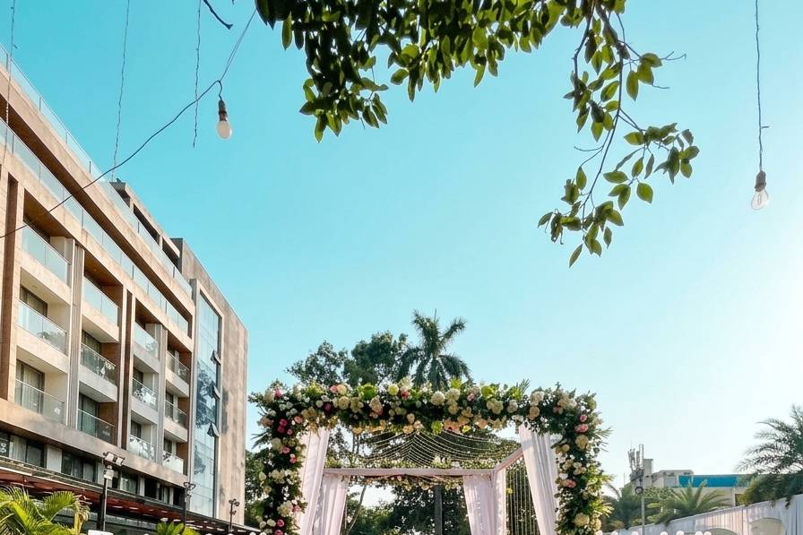 Entrance gate