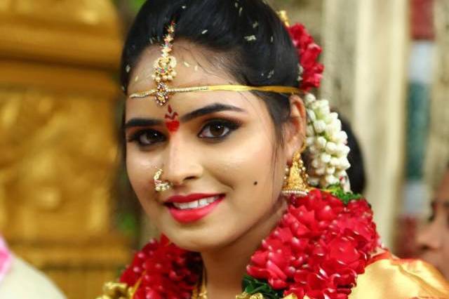 Gayathri's Sneha Hair, Beauty & Academy