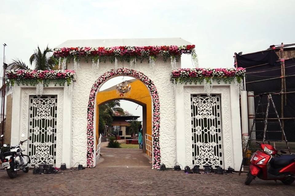 Entrance decor