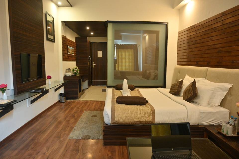 CLUB ROOM