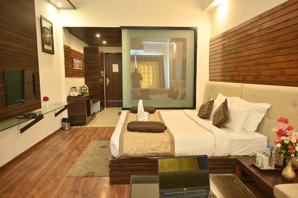 CLUB ROOM