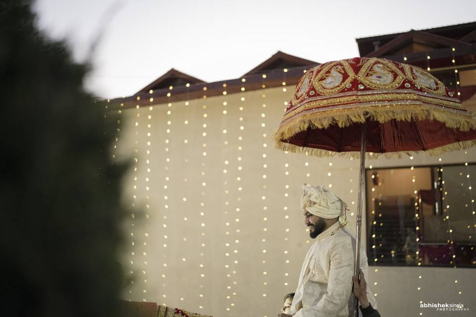 Groom with view