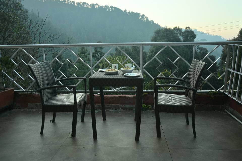 ROOM WITH GARDEN