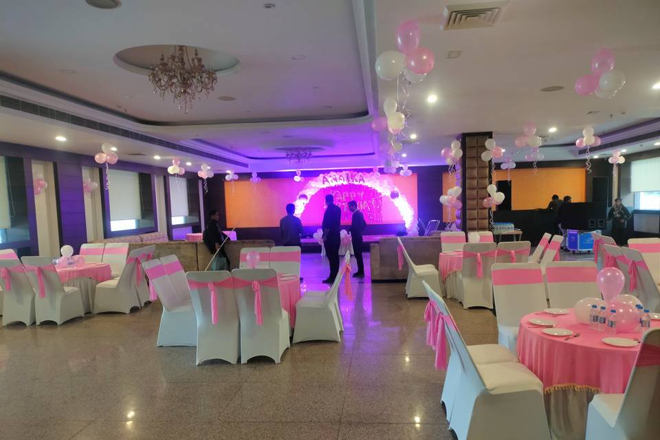 Hotel Trinetar Gardens & Banquets