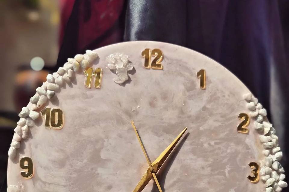 Resin clock