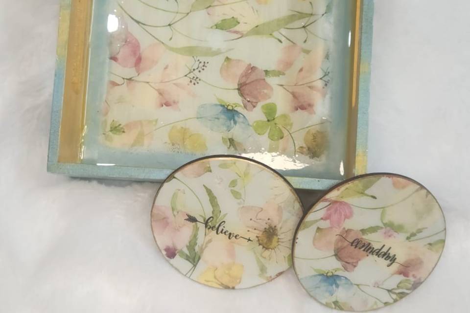 Customised tray set