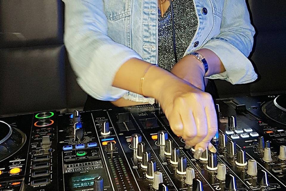 DJ Shilpi Sharma