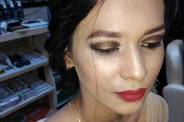 Makeover Studio By Maneet Singh