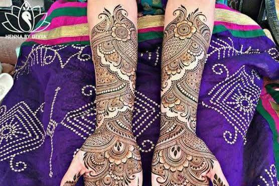 Real mehndi bride 🙌🏼🧡🥲😍 you beauties never fail to amaze us with ... |  TikTok