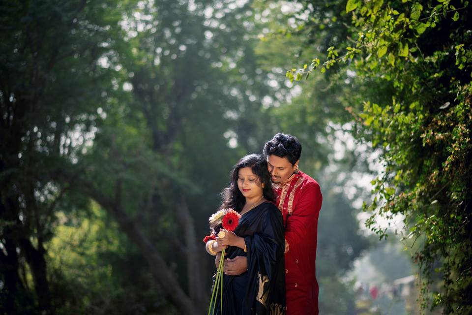 https://cdn0.weddingwire.in/vendor/9056/3_2/960/jpg/wedding-photographers-satphera-photography-pre-wedding-shot-3_15_439056-167749967223689.jpeg