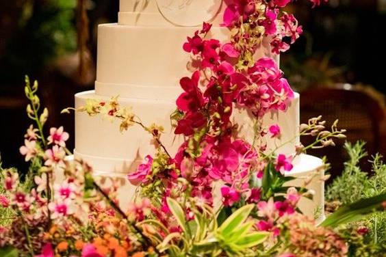 Luxury wedding cake