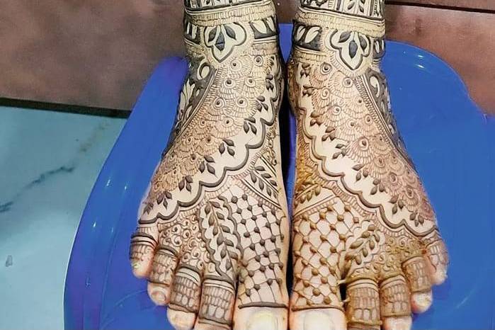 Mehendi artist