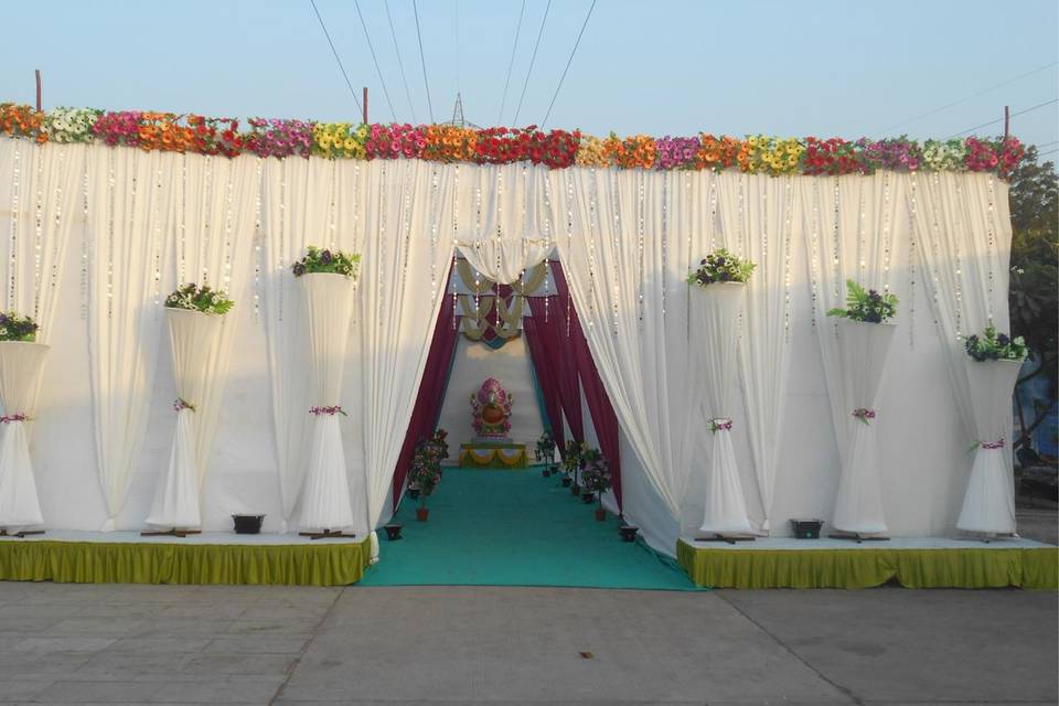 Entrance decor