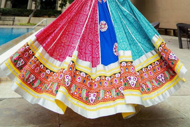 2k for this lehenga. Is it worthing going to India for bridal wear or are  the prices similar for heavy/embroidered dresses? : r/DesiWeddings