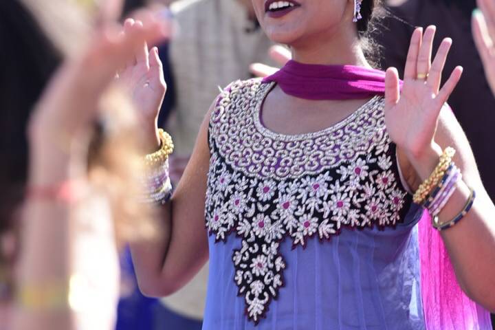 Mehendi dance