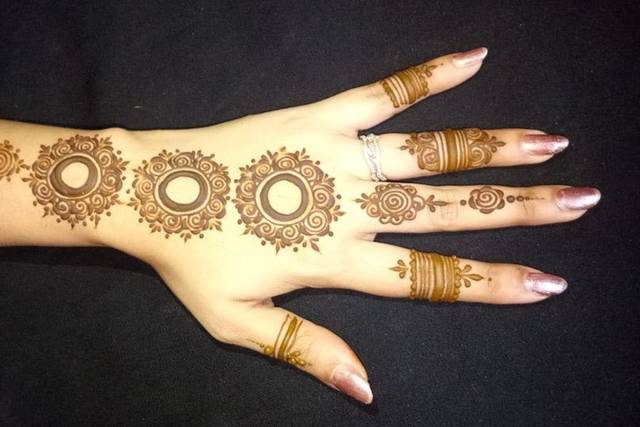 Deepak Mehandi Art : Simple mehandi designs