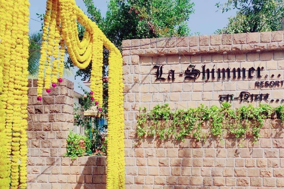Entrance decor