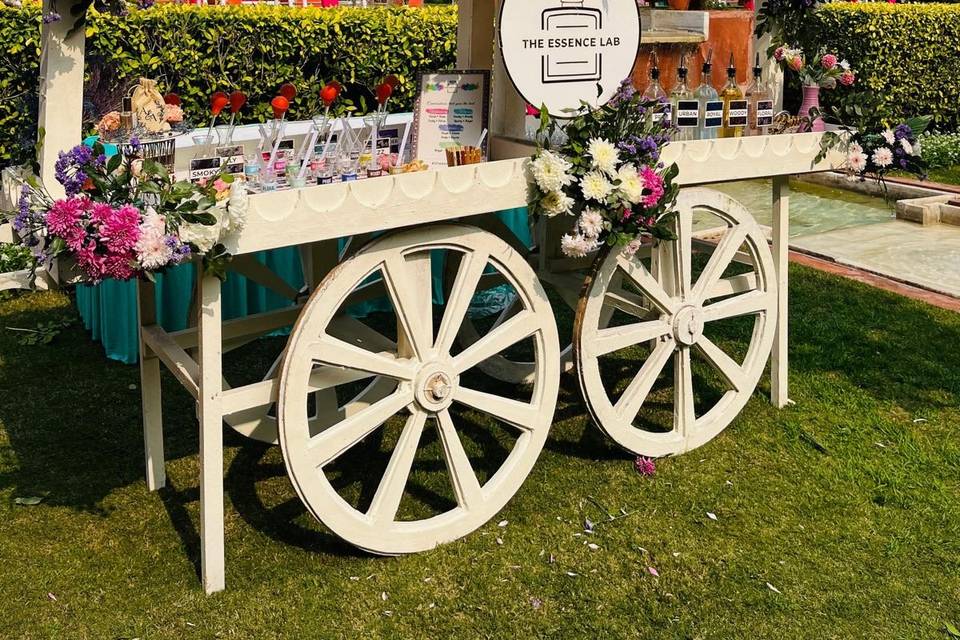 Live Perfume Bar in a cart