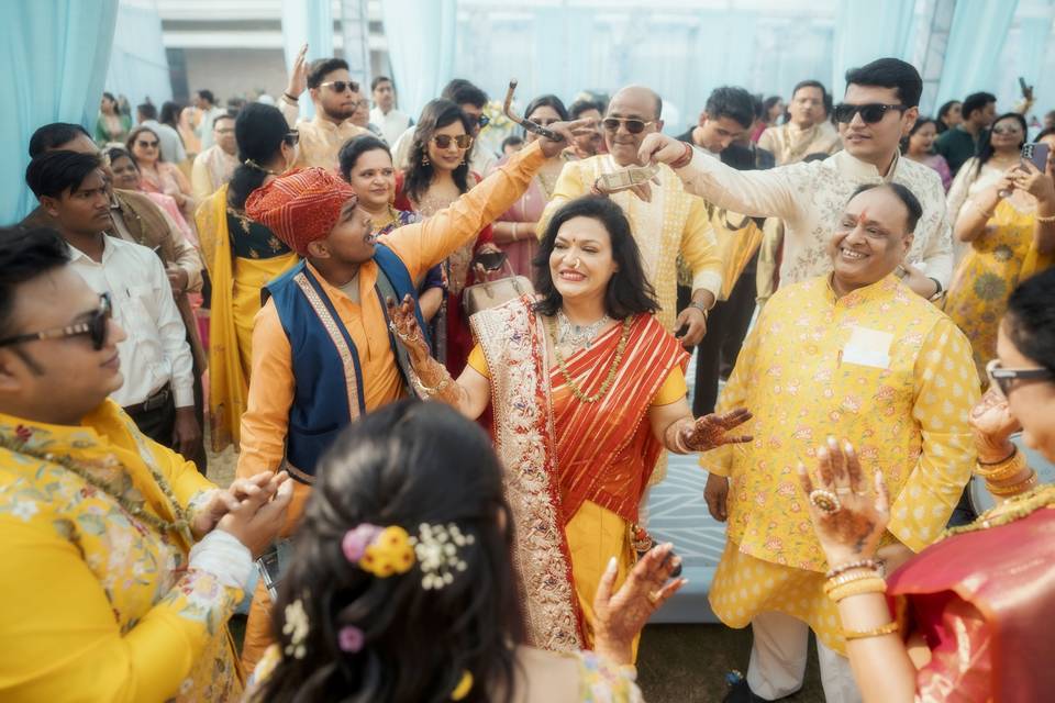 Smart Clicks & Cinematography