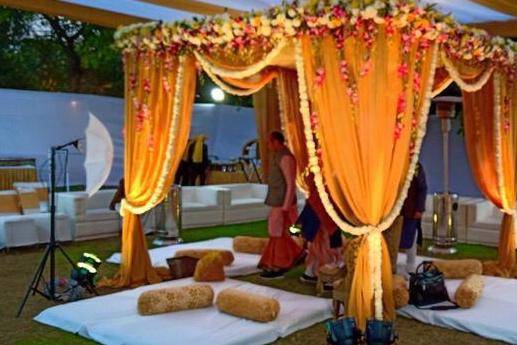 Chhavi Hotels and Banquets