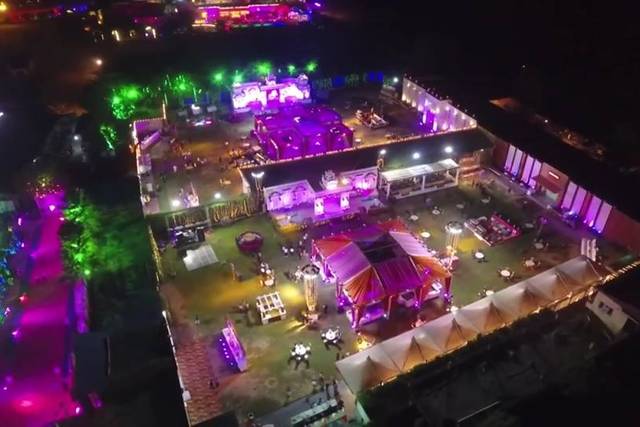 Wedding decor and lighting