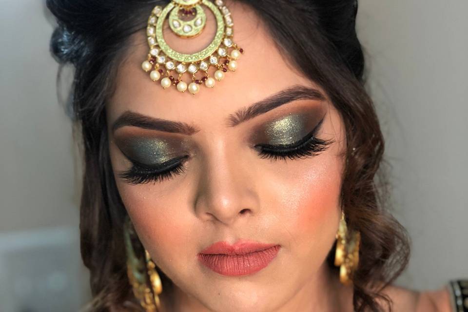 Mehendi makeup