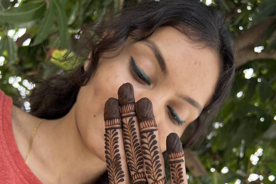 Engagement henna