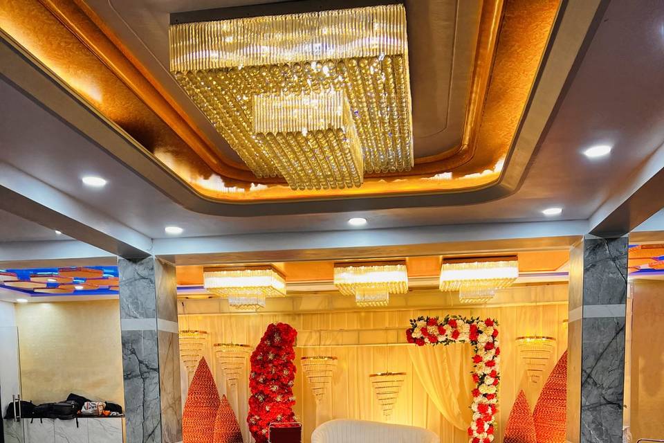Upper banquet decor