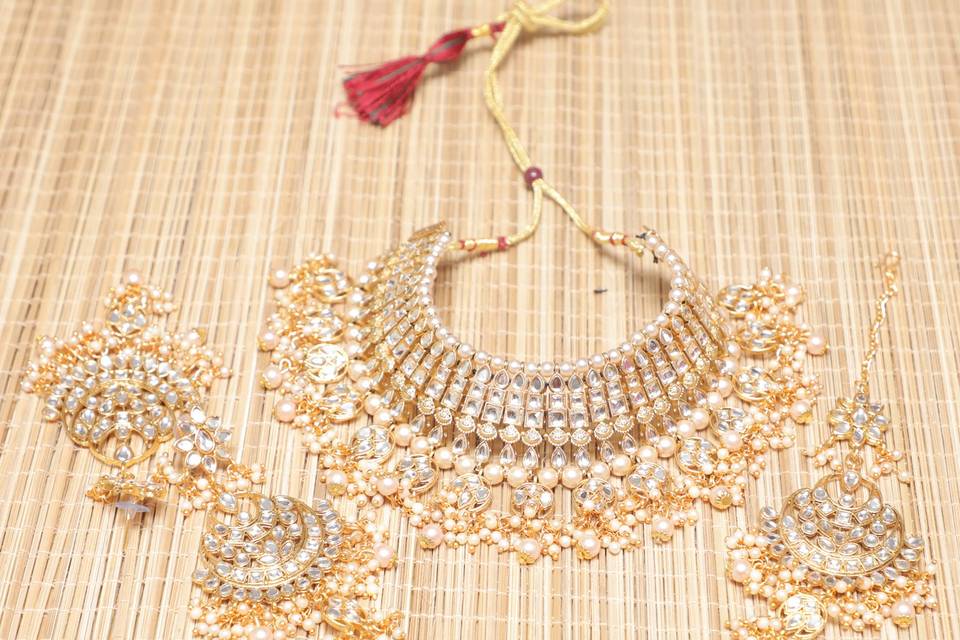 Kundan jewellery