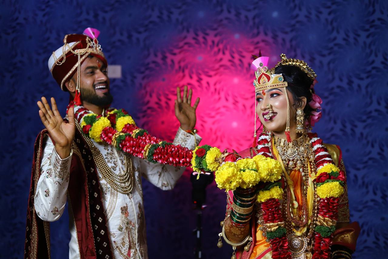 Marathi couple poses | Best romantic couple photo ideas. | Couple wedding  dress, Wedding couple poses, Indian wedding couple photography