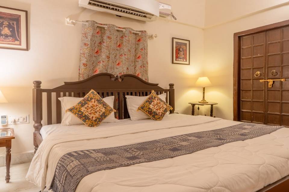 Accommodation
