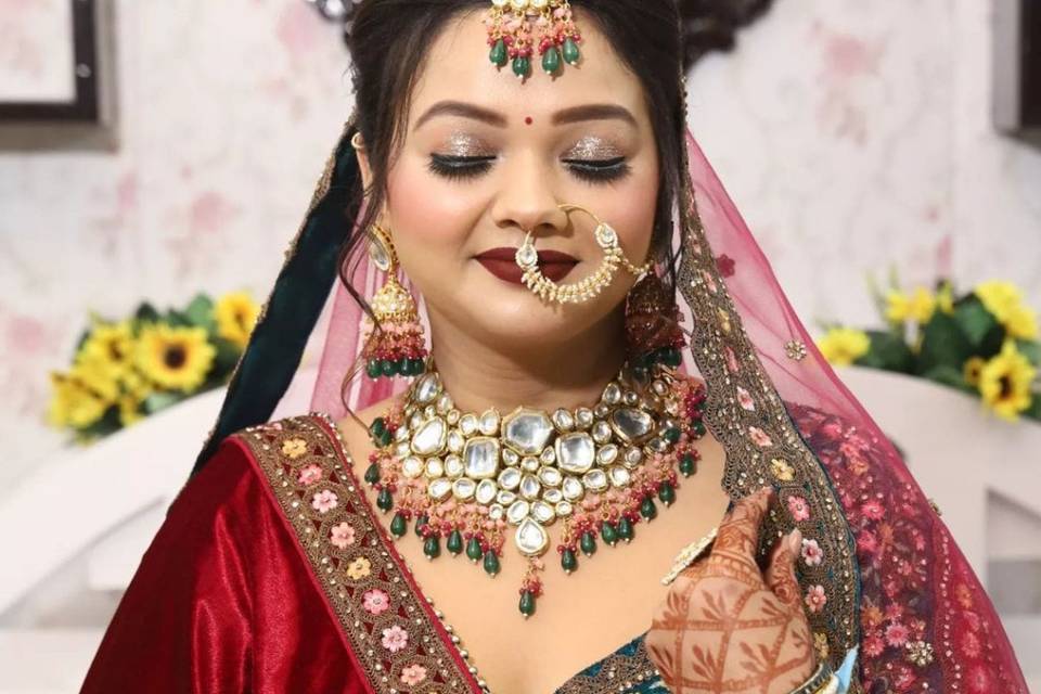 Bridal makeup artist