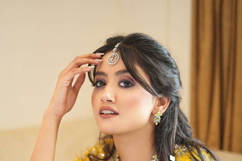 Haldi glam makeup