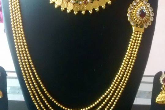 Traditional necklace