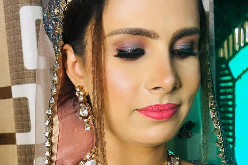 Poonambajajmakeovers_1680696526_3074227742840734439_6003413936