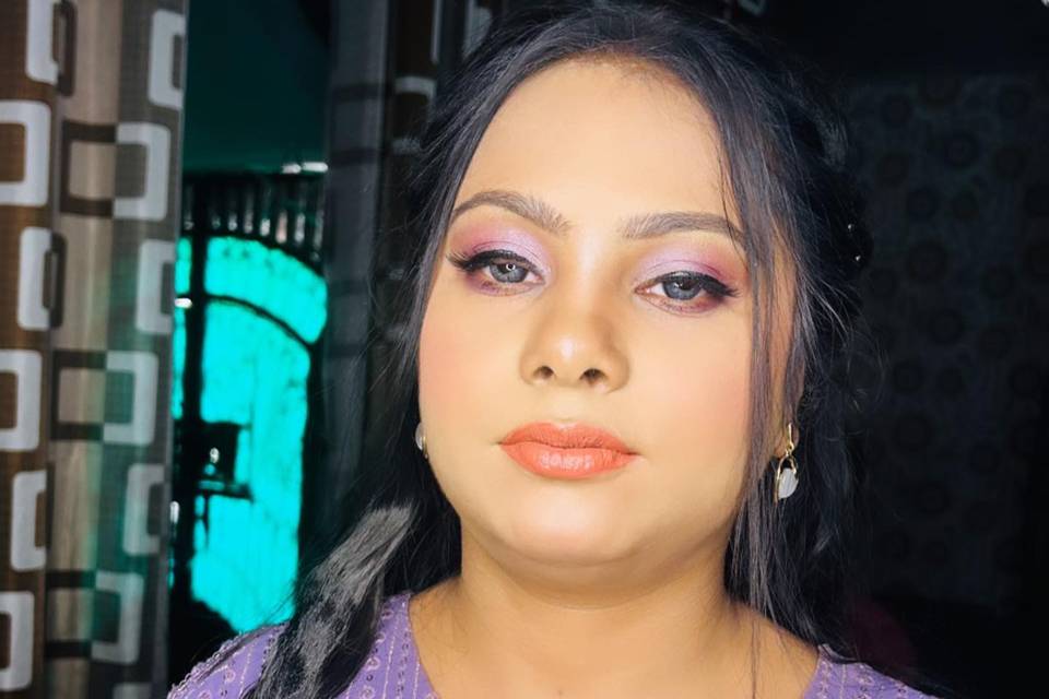 Poonambajajmakeovers_1680774854_3074884801123036285_6003413936