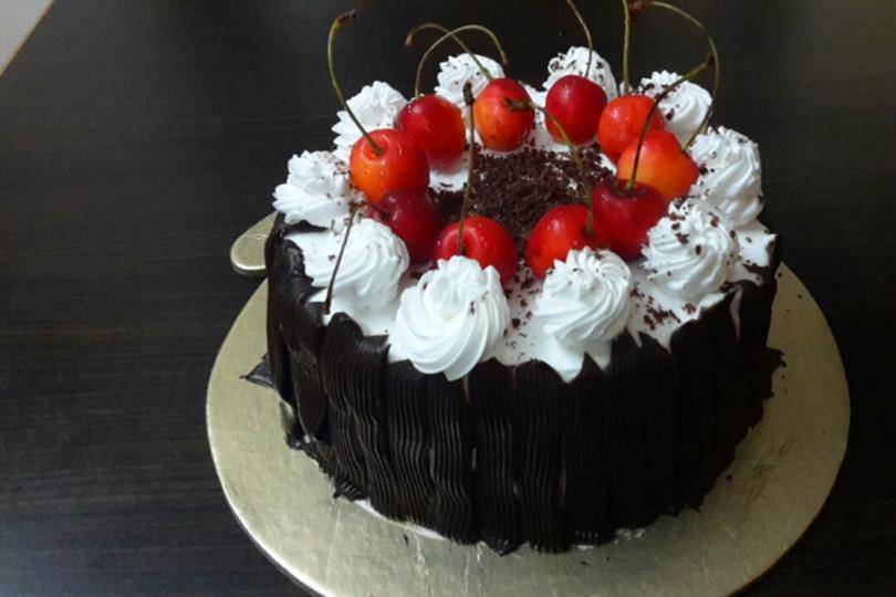 Nidhi's Cake Lounge